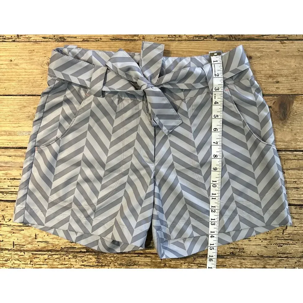 Nike Golf Women’s Gray Striped Tie Waist Golf Shorts Size 4